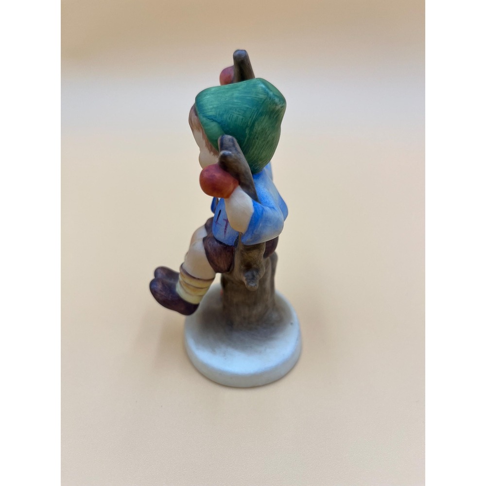 Vintage Goebel Hummel Figurine: Apple Tree Boy, 1960s-70s - Picture 4 of 10